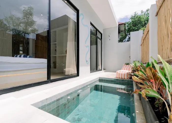 Tropical Escape In 2br Private Pool & Bath Villa *